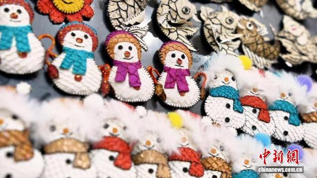 鱼皮冰箱贴。 于琨 摄